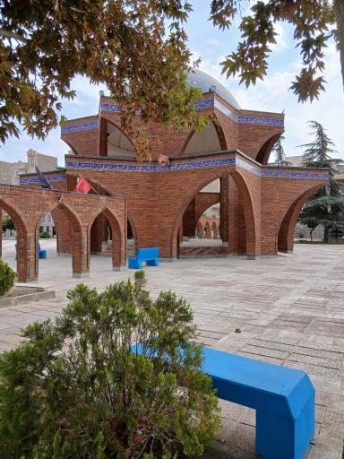 عکس یادمان شهدای گمنام بوستان سعدی شهرک وائین