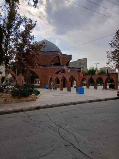 عکس یادمان شهدای گمنام بوستان سعدی شهرک وائین