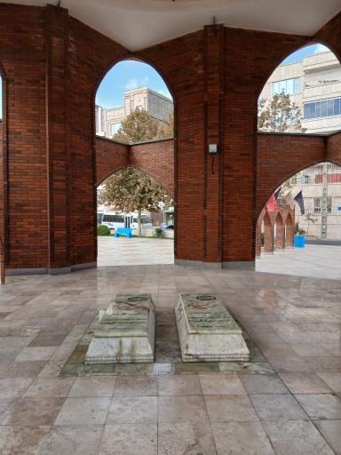 عکس یادمان شهدای گمنام بوستان سعدی شهرک وائین