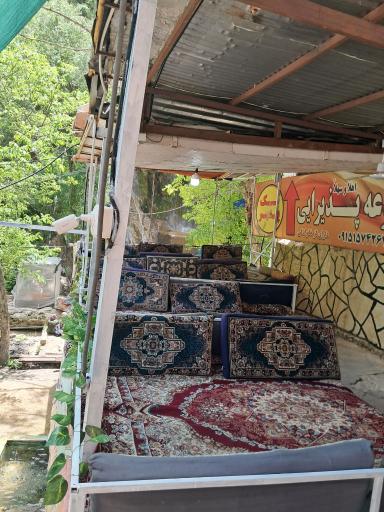 عکس رستوران تک پسر 