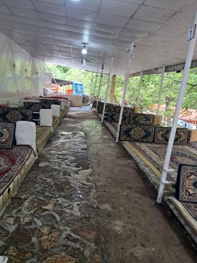 عکس رستوران تک پسر 
