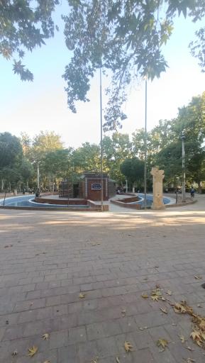 عکس مقبره شهدای گمنام بوستان فدک
