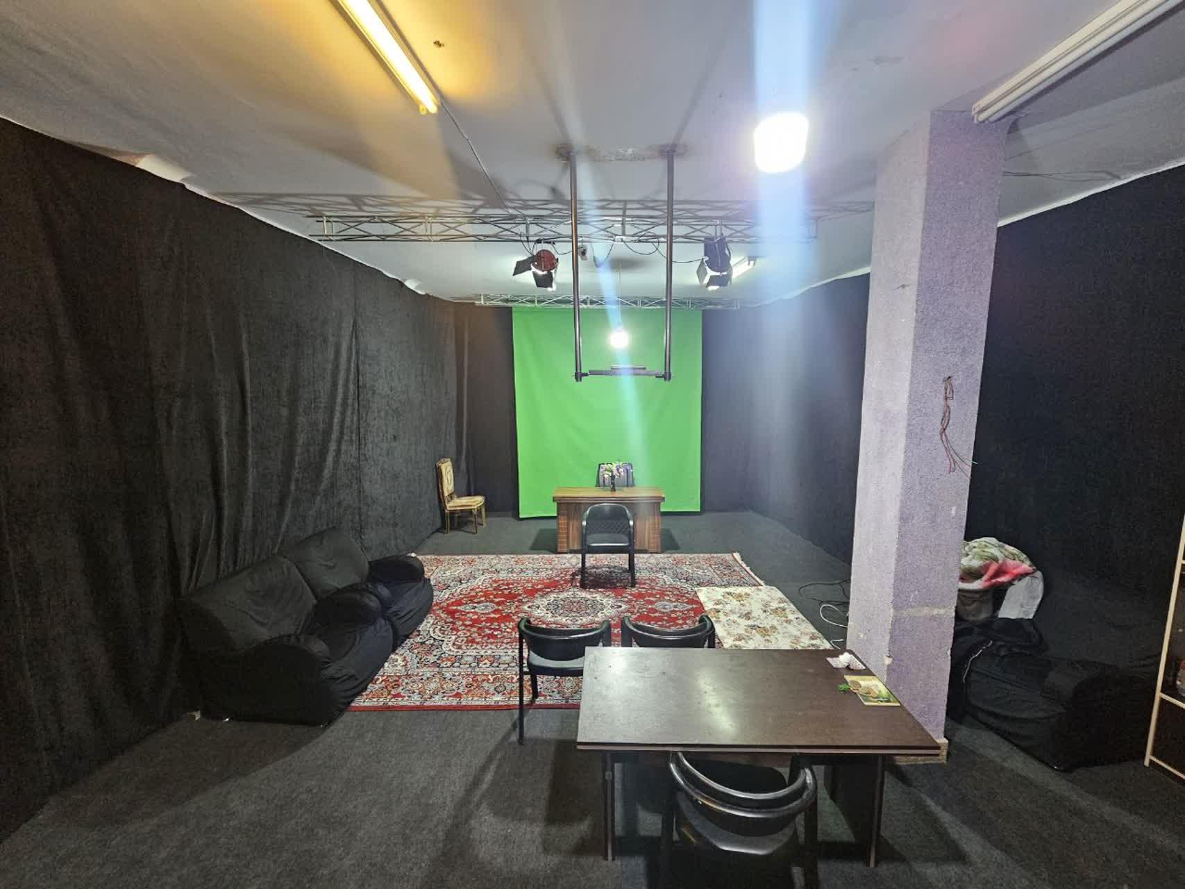 عکس استودیو فیلمسازی میلاد