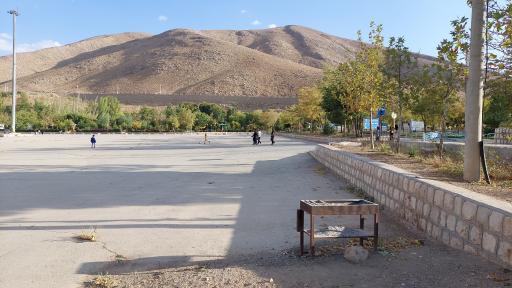 عکس پارکینگ عمومی تفریحگاه سیاسرد