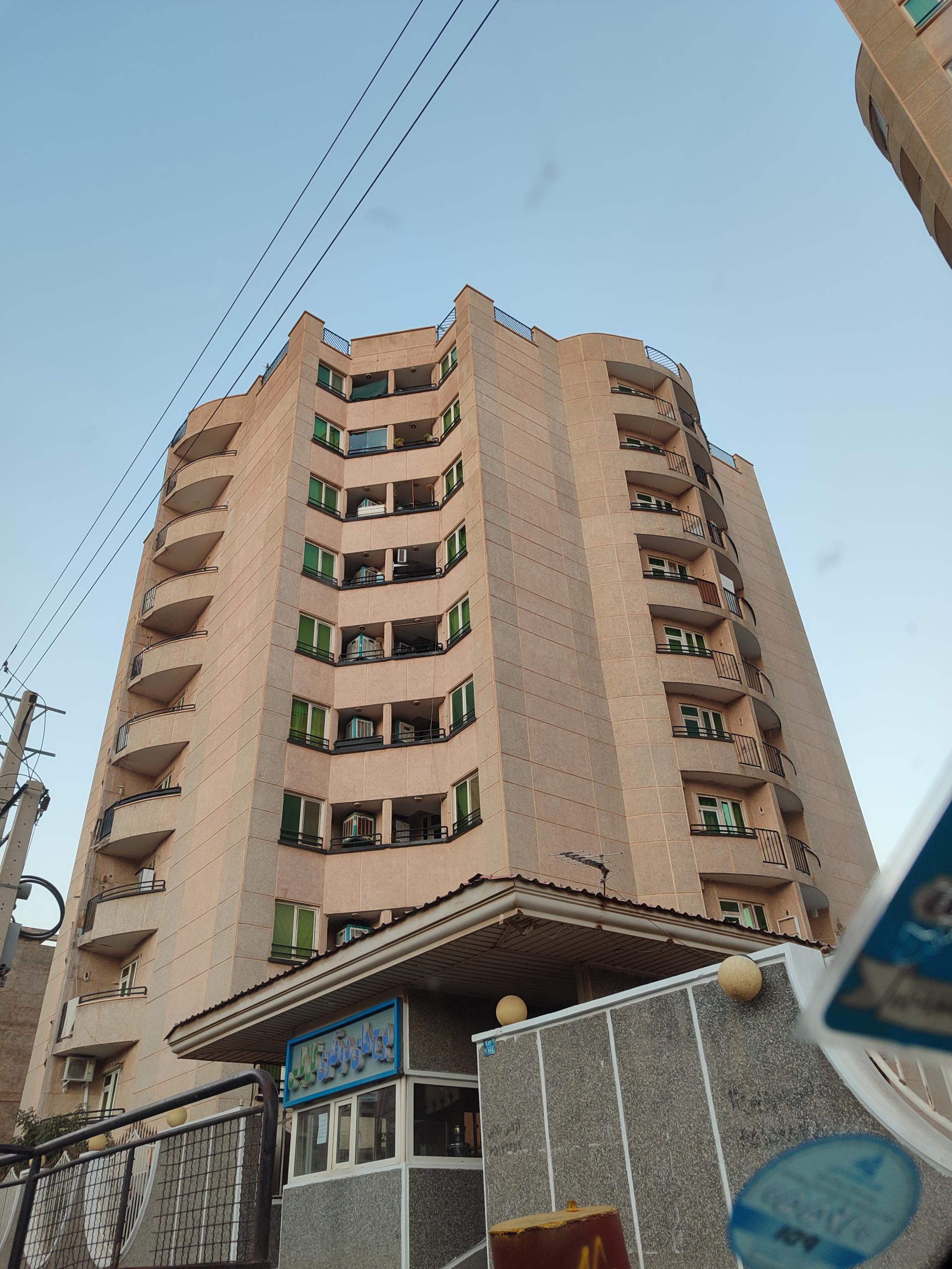 عکس برج دوقلو یاس 