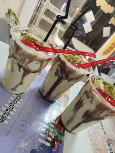 عکس آبمیوه و بستنی وانیلا