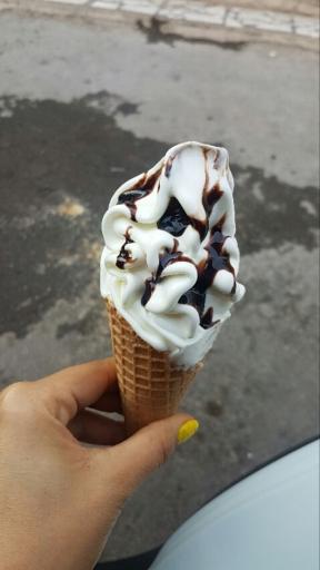 آبمیوه و بستنی وانیلا