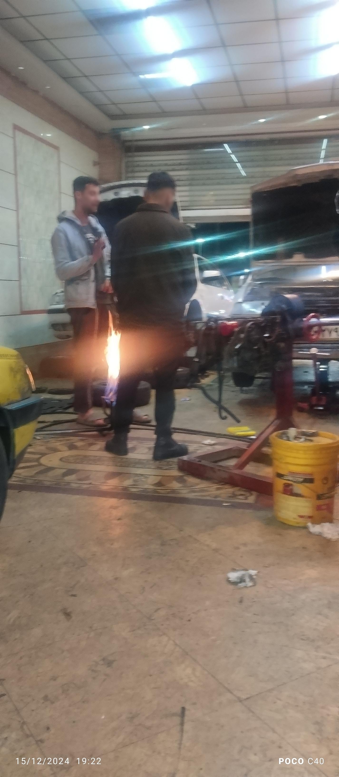 عکس تعمیرگاه صفر تا صد