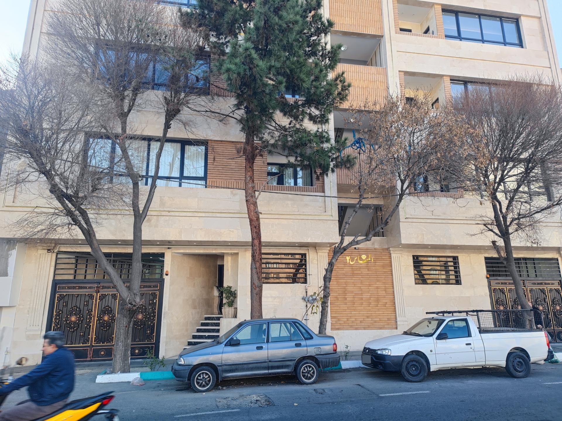 عکس ساختمان الماس ۲