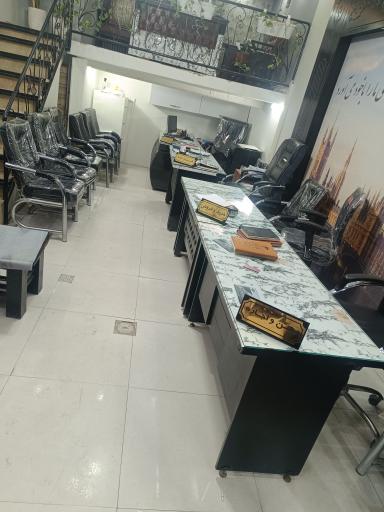 عکس مشاور املاک هادی