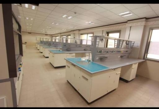 عکس دانشکده علوم زیستی