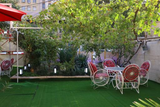 عکس کافه فست فود ماکاندو