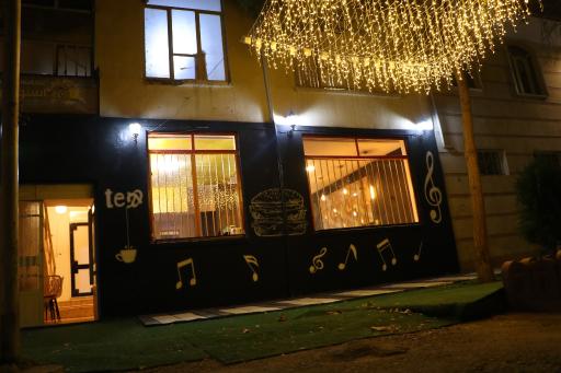 عکس کافه فست فود ماکاندو