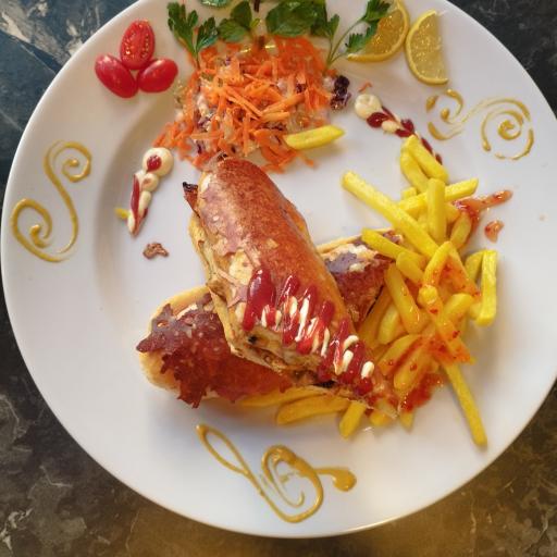 عکس کافه فست فود ماکاندو