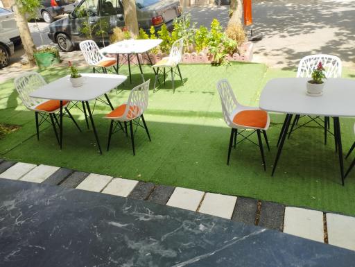 عکس کافه فست فود ماکاندو