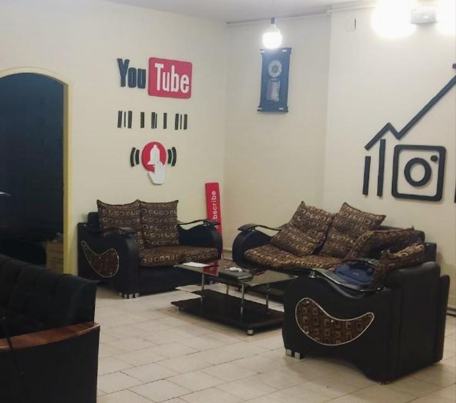 عکس مشاور توسعه کسب و کار همرات