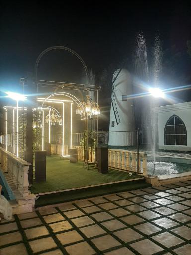 عکس باغ عمارت ارغوان