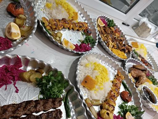 رستوران آویشن 