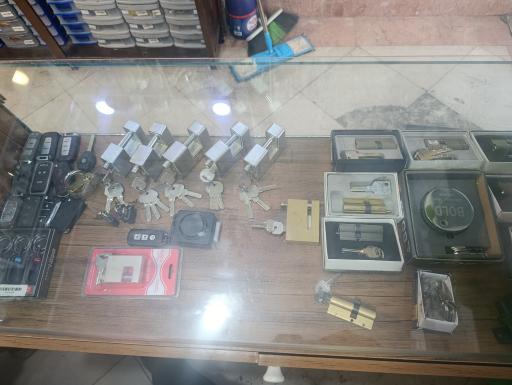 عکس قفل وکلید سازی شبانه روزی آقای کلید