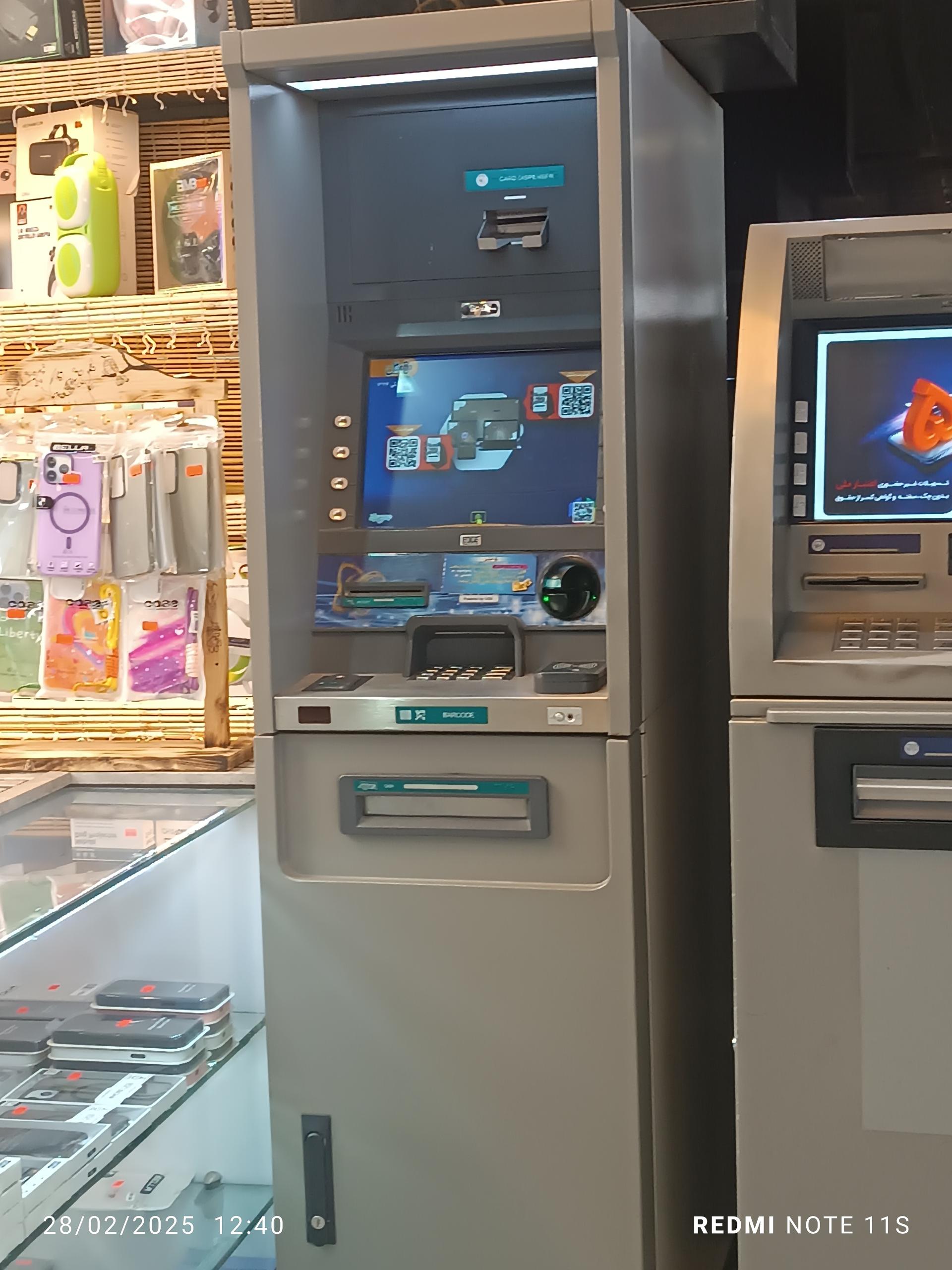 عکس خودپرداز بانک ملل 