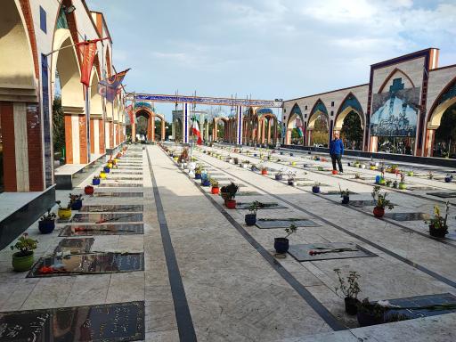 عکس گلزار شهدای تنکابن