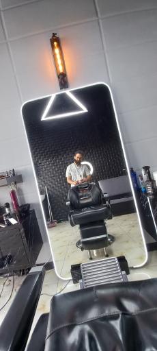 عکس آرایشگاه آقای خاص