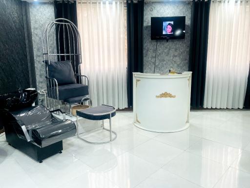 عکس سالن زیبایی مینلی