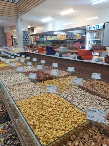 عکس فروشگاه مواد غذایی خانواده