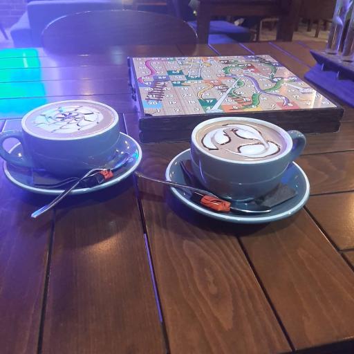 عکس کافه ریشه