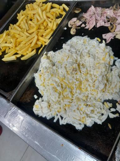 عکس فست فود مَم‌مَد ذرتی