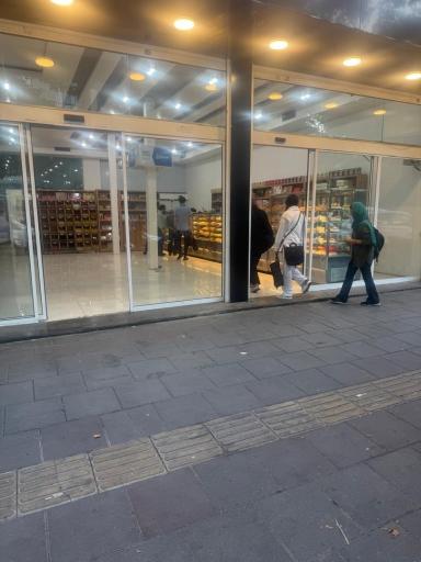 عکس کافه شیرینی ونک