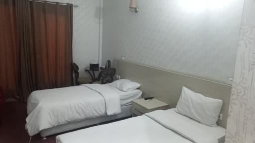 عکس هتل بزرگ اندیمشک