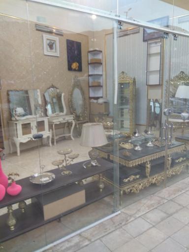 عکس فروشگاه مبلمان طاووس