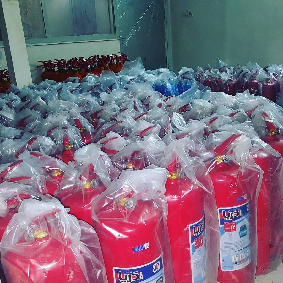 عکس شارژ کپسول های آتش نشانی