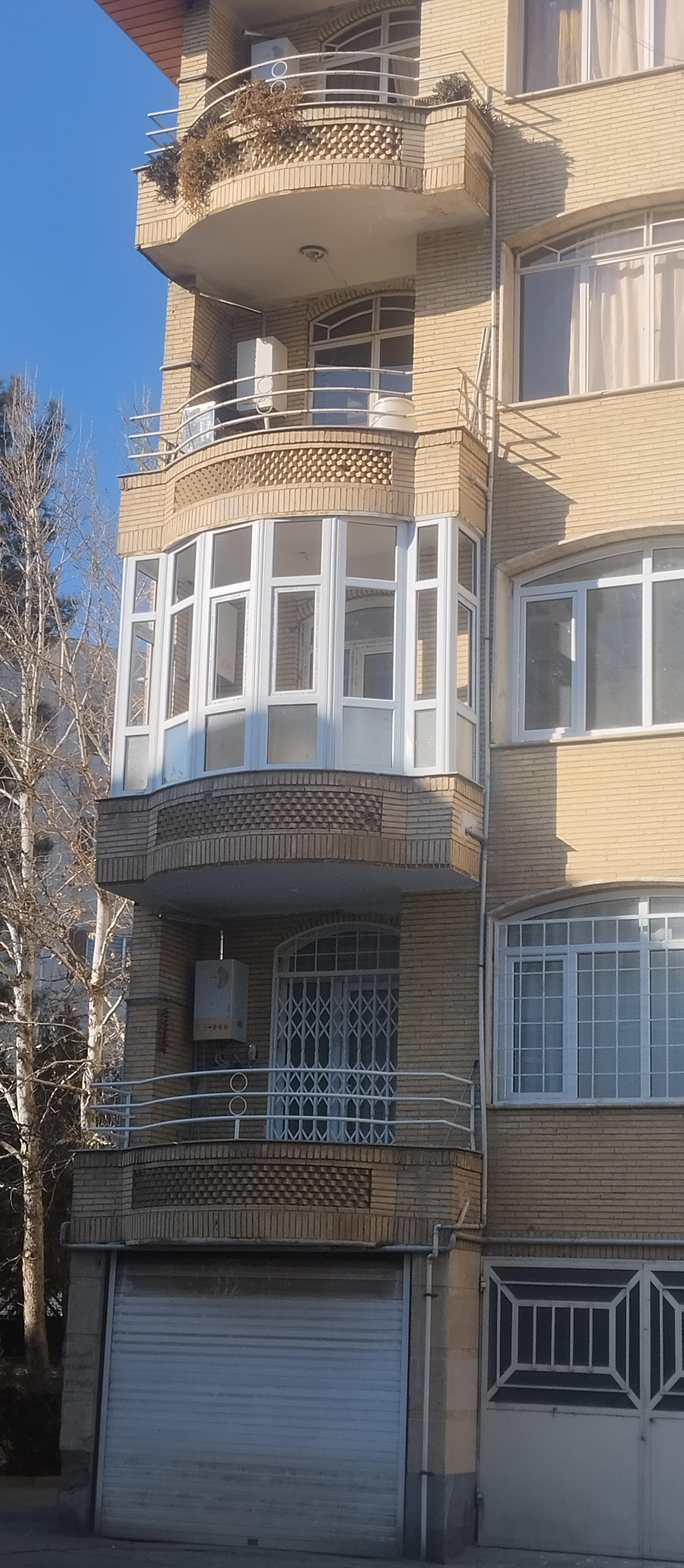 عکس پنجره و درب دو جداره نوین صنعت 