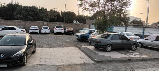 عکس پارکینگ شبانه روزی مقدم