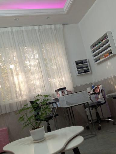 عکس آموزشگاه و سالن زیبایی ژیلا حسن زاده 
