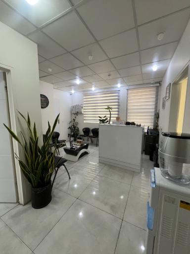 عکس دندانپزشکی دکتر فرشته احمدی