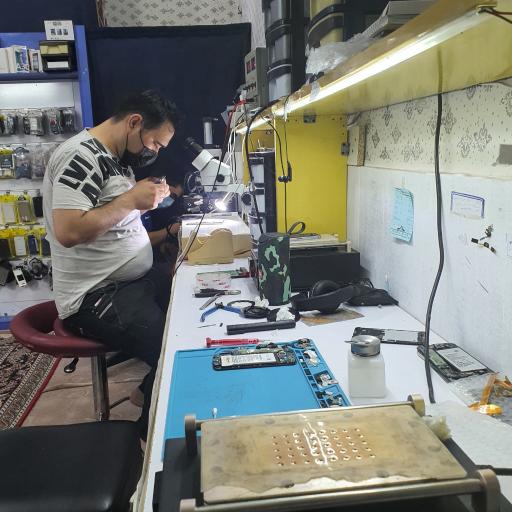 عکس موبایل برنا