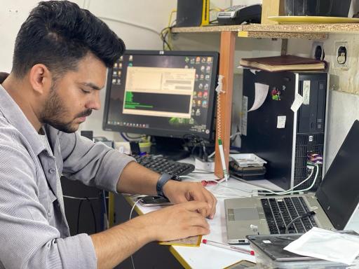 عکس موبایل برنا