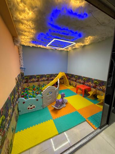 آرایشگاه کودک آرا