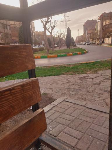 عکس ایستگاه اتوبوس هدایت 16