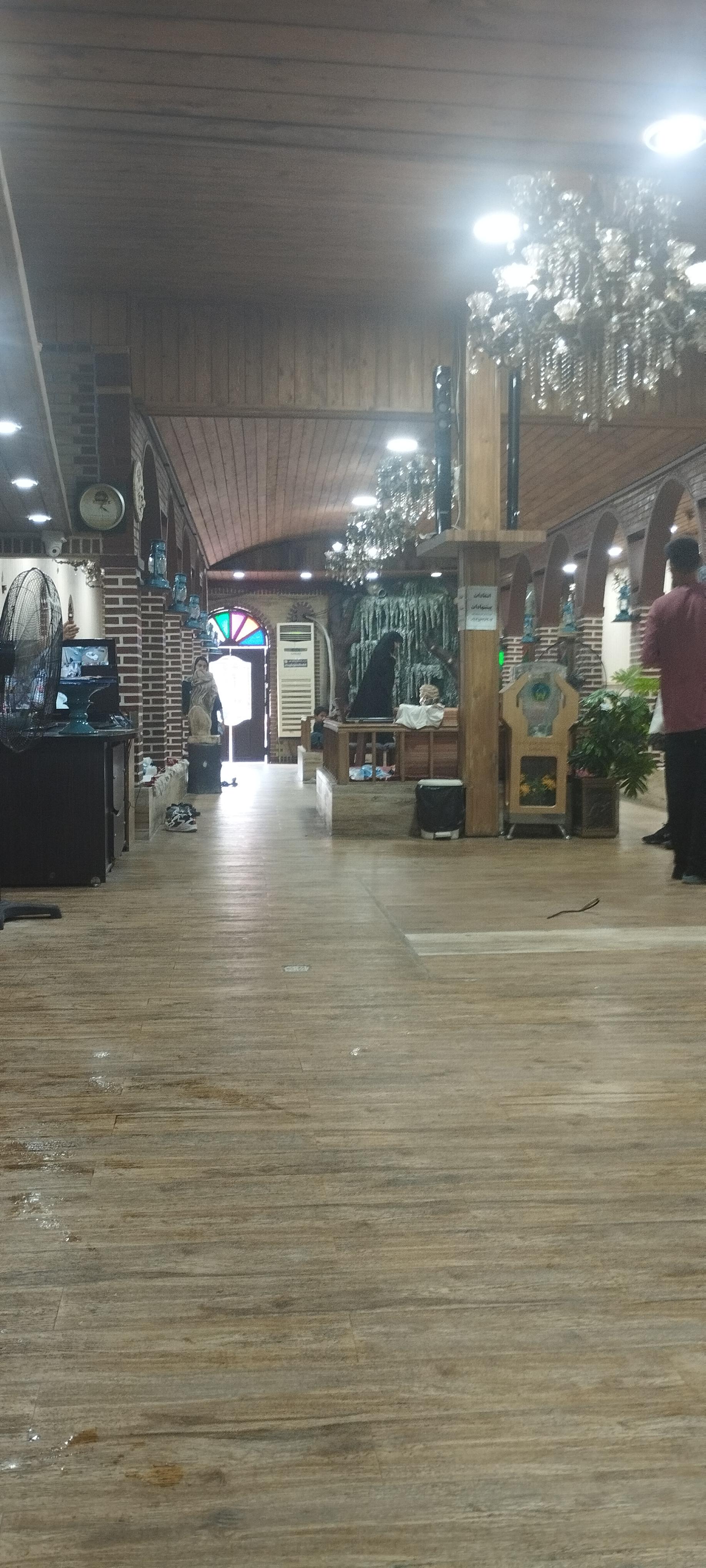 عکس رستوران اقامتی باغ گمشده