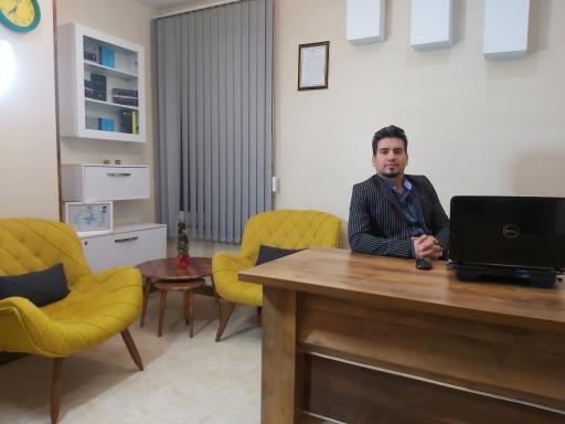 عکس دکتر حامد معززی ذهن کلینیک