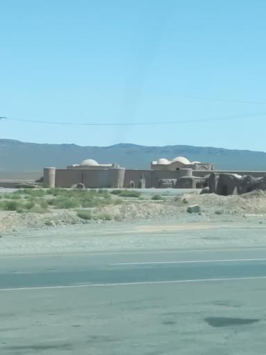 عکس کاروانسرای میاندشت