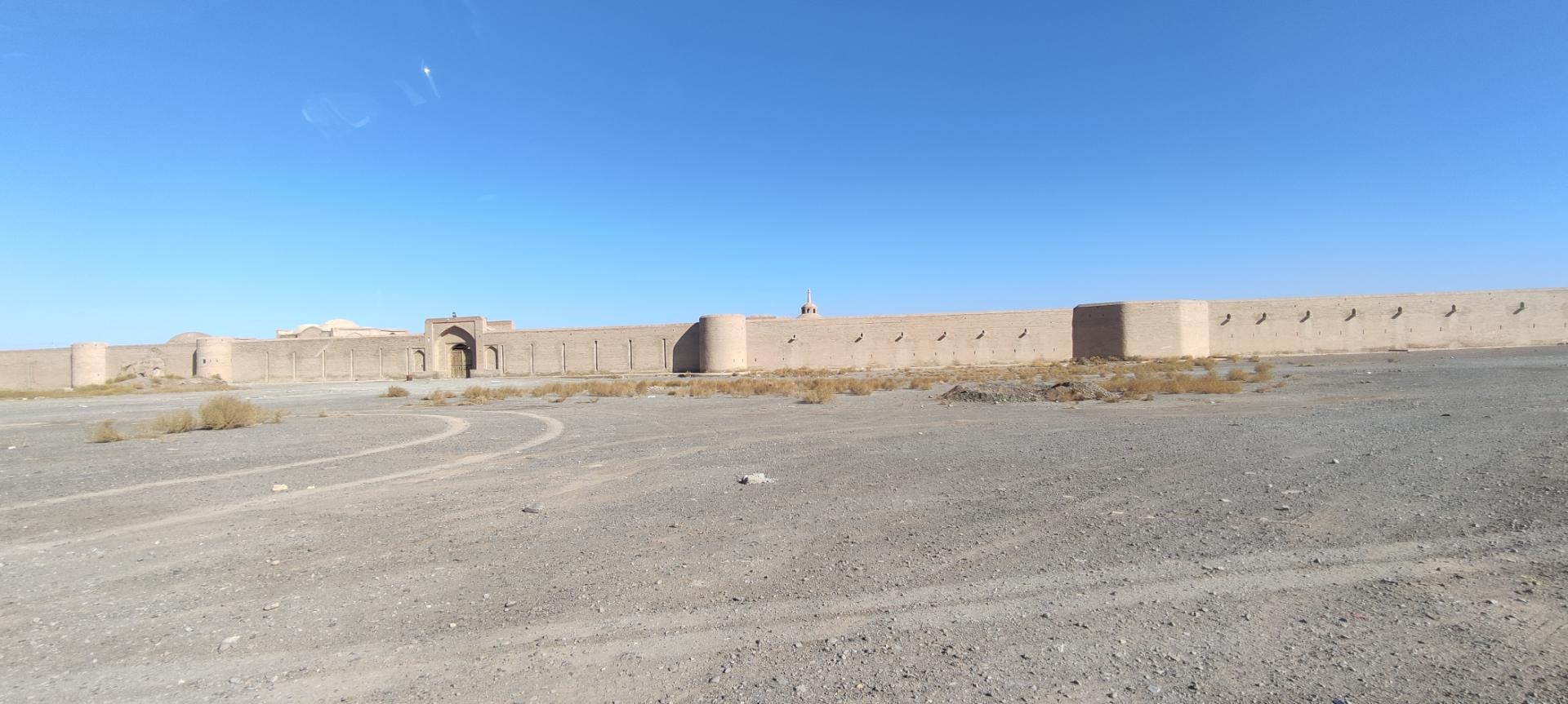 عکس کاروانسرای میاندشت