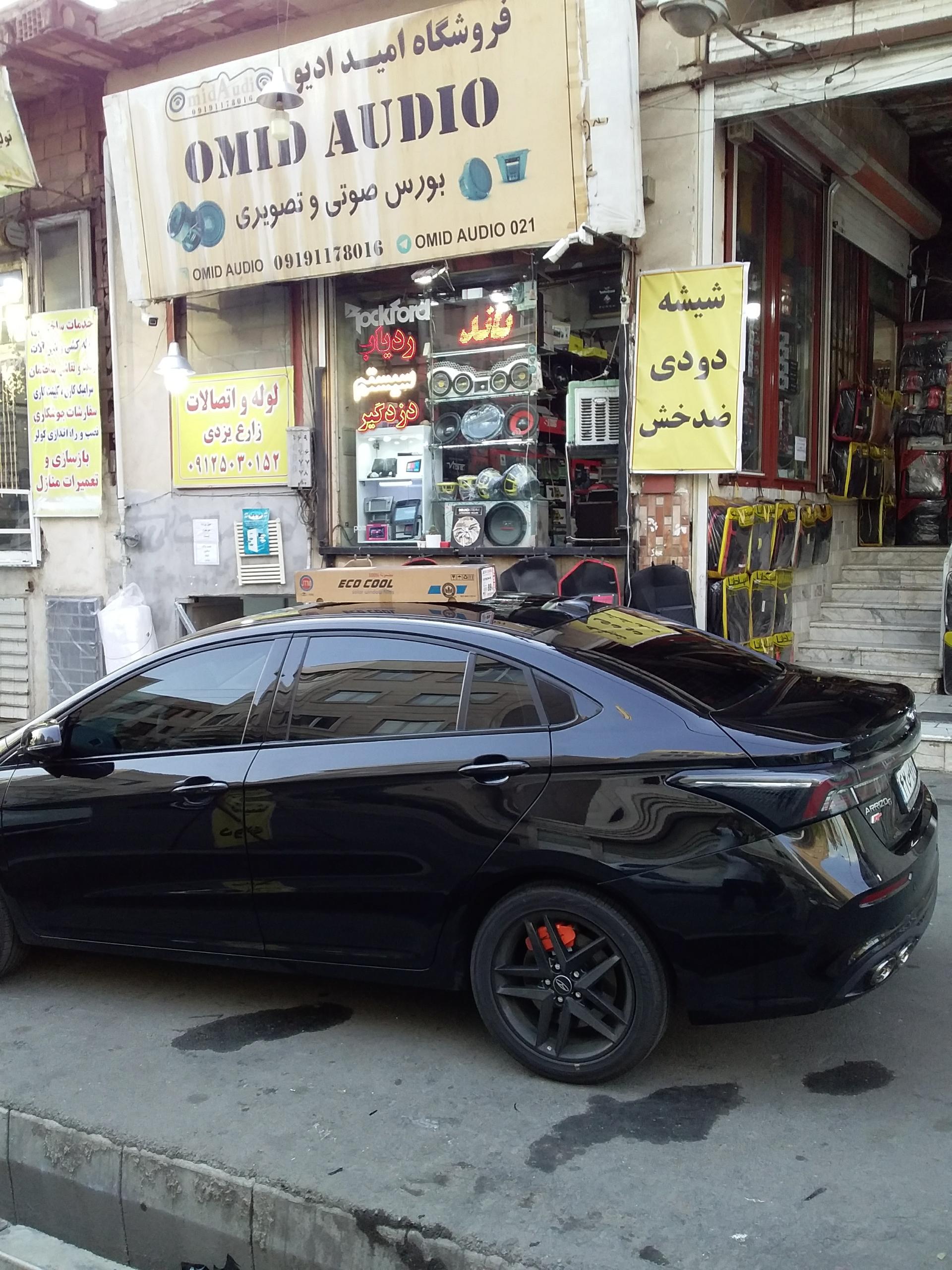 عکس شیشه دودی علی