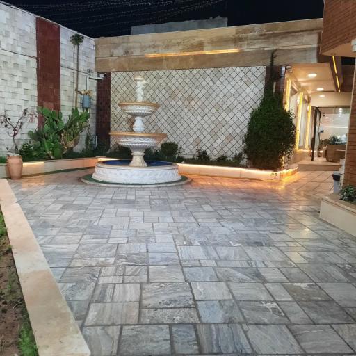 عکس باغچه رستوران هشتگ