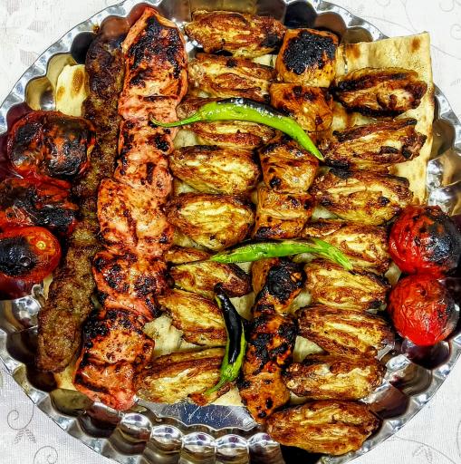 عکس کبابی میزبان ۳