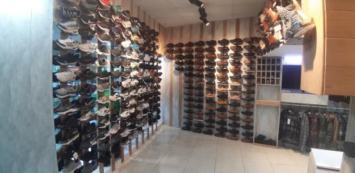 عکس کفش و پوشاک سایان